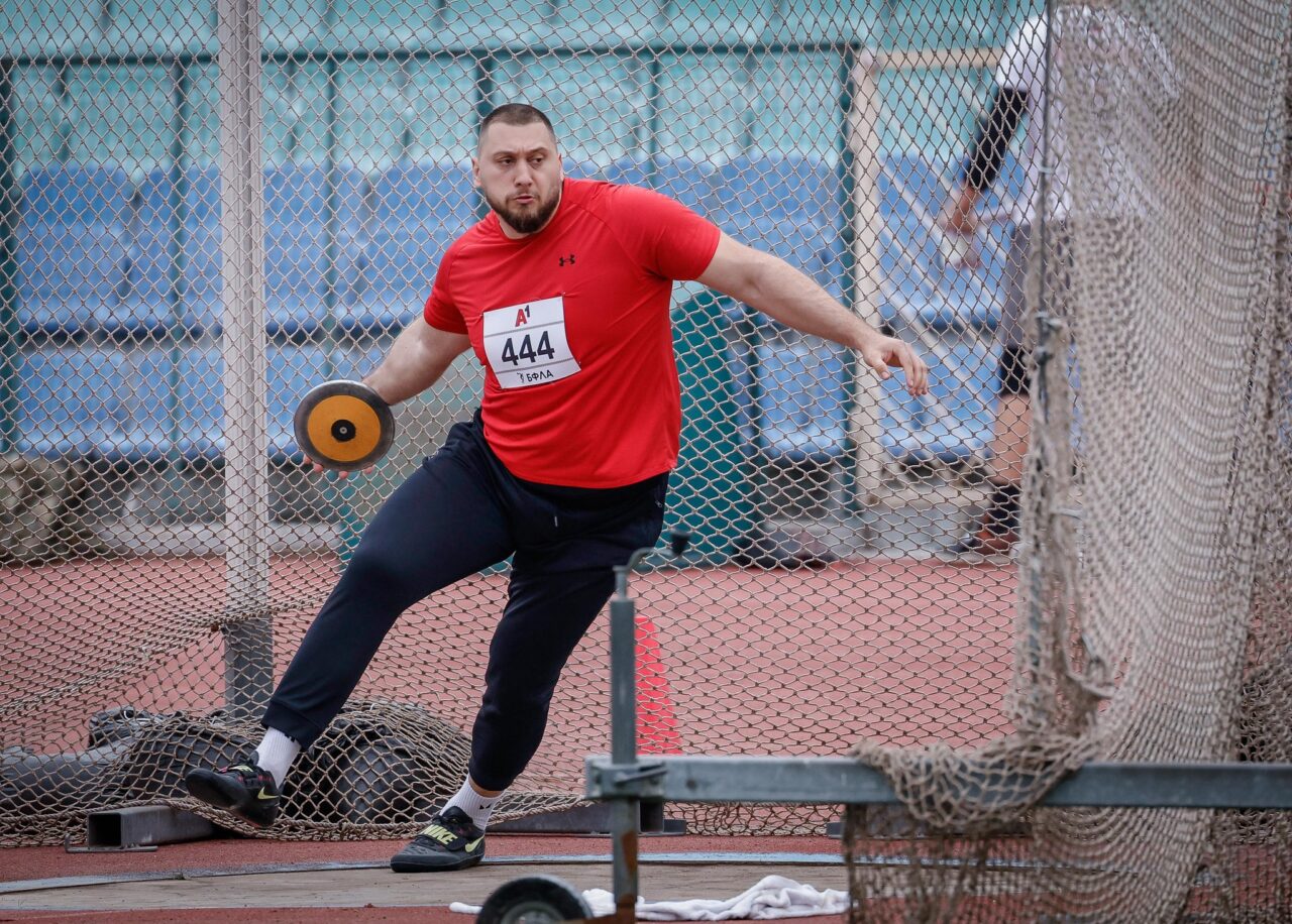 Деян Гемижев с 55.44 на диск в мокрия сектор  